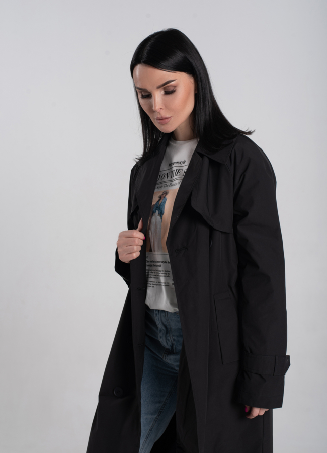 Плащ женский с английским воротником черного цвета  модель № 24546 в рассрочку