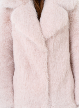 Женская шуба из эко меха с английским воротником  Женская шуба из эко меха с английским воротником