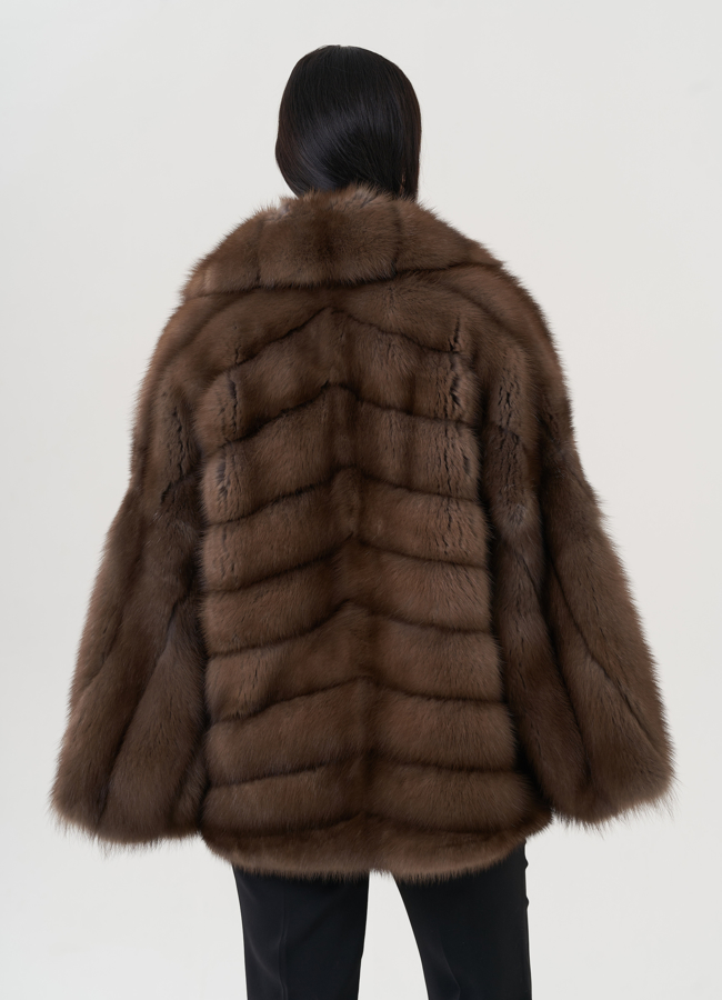 Шуба из куницы с английским воротником  модель № 26038 универмаг малина