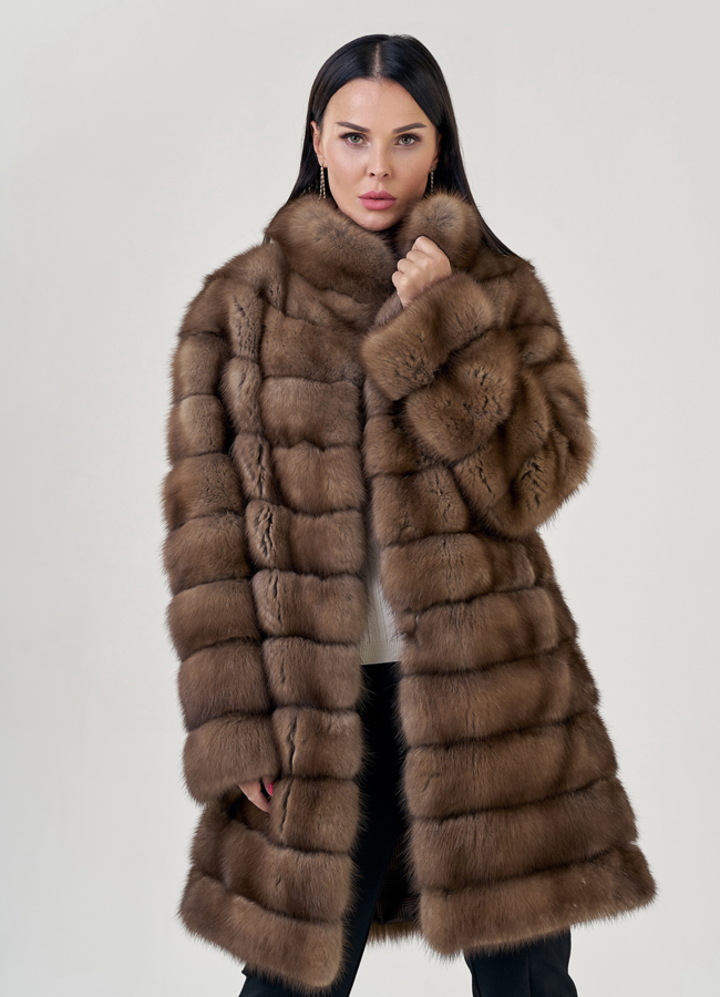 Шуба из куницы с воротником стойкой модель № 78935 меха малина