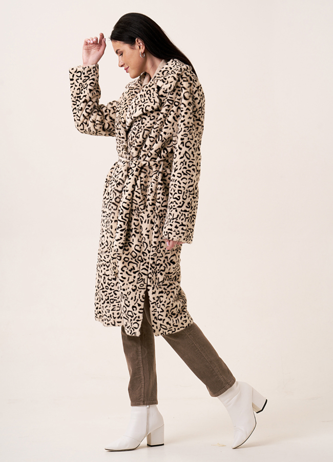 фото Пальто из эко меха с леопардовым принтом  модель № 32