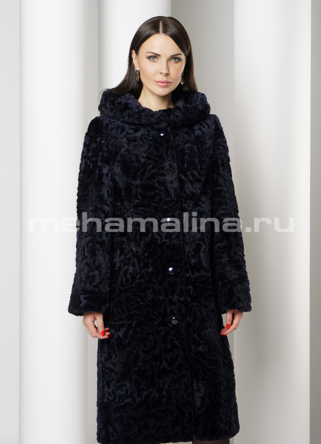 Мутоновая шуба расклешенная на пуговицах с капюшоном синего цвета модель № S-738 меха малина