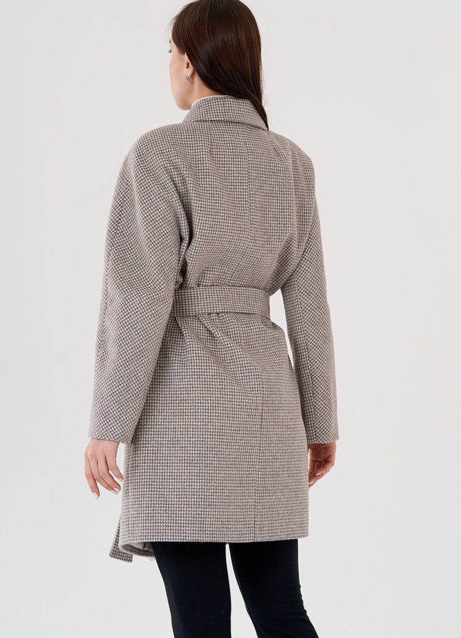 фото Бежевое женское пальто с принтом 