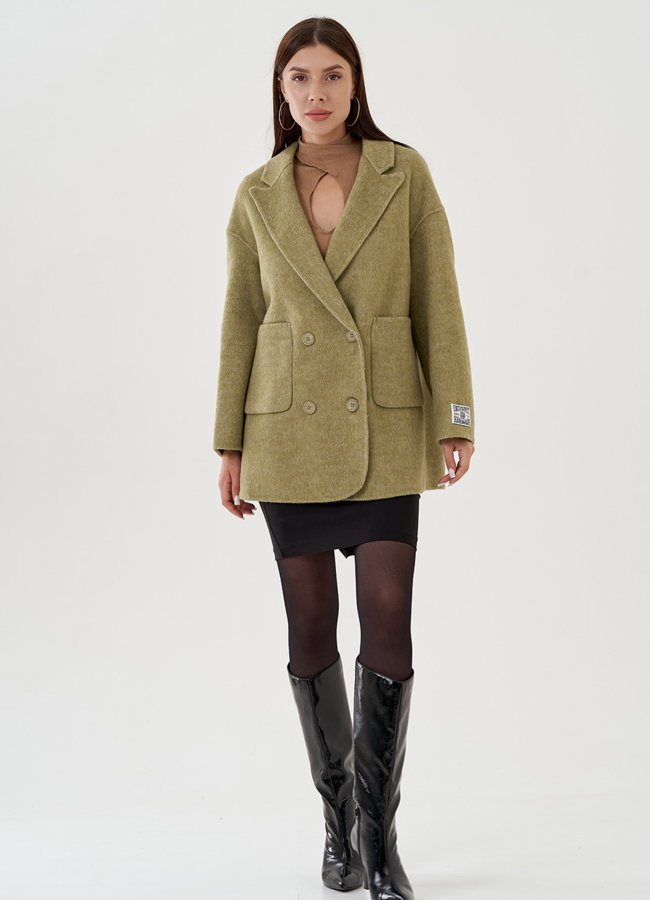 фото Укороченное двубортное пальто в зеленом цвете модель № 81427