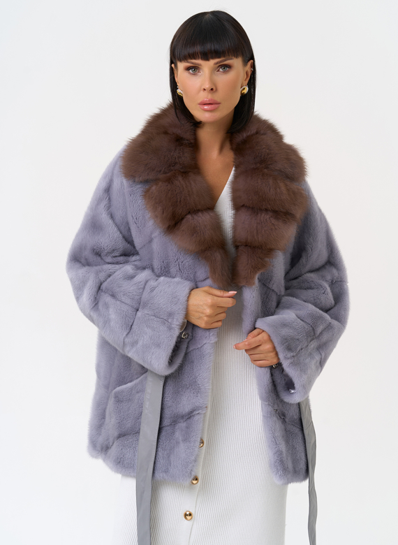 Женская шуба из меха норки с воротником из меха куницы