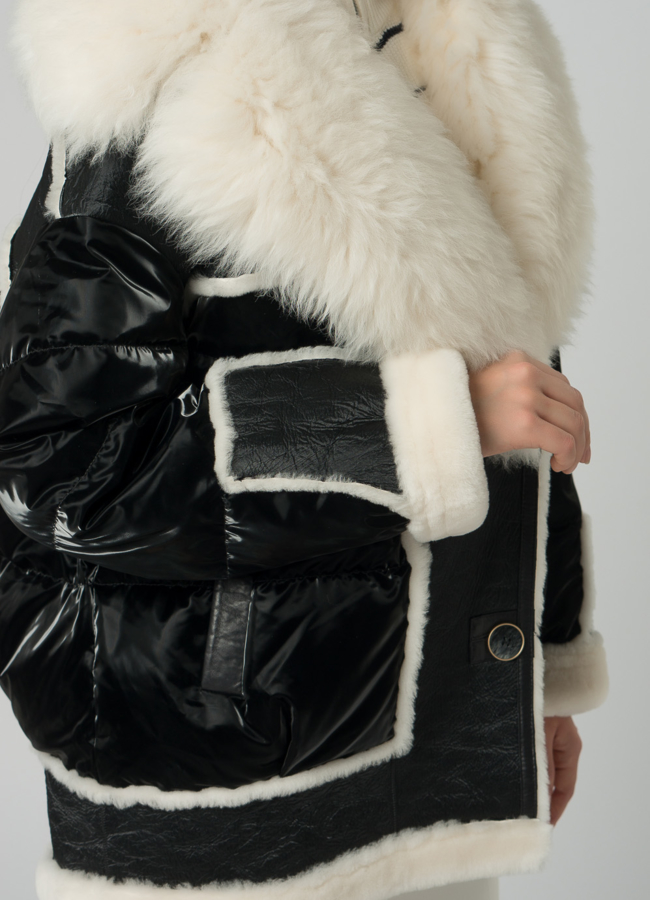 Женский пуховик с отделкой из овчины модель № 21865 в рассрочку