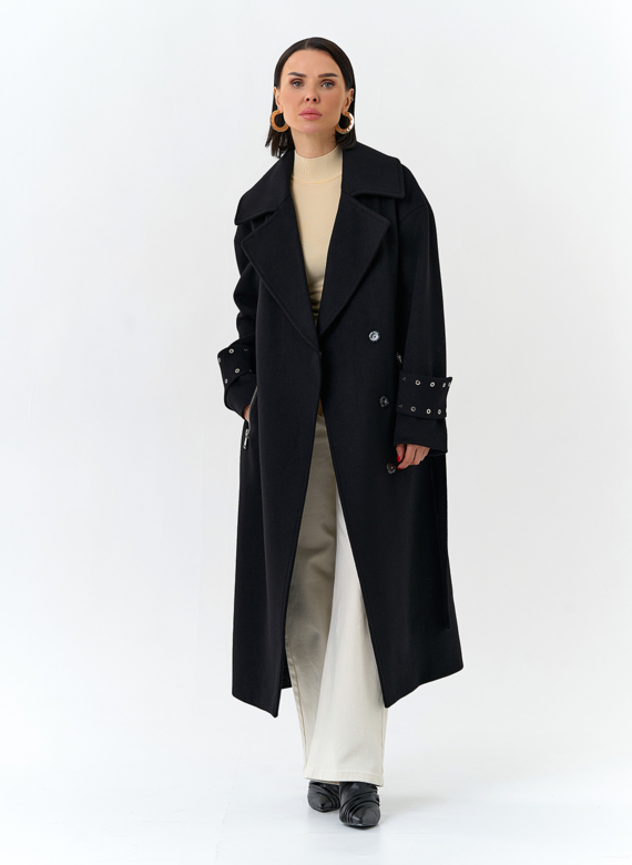 Женское пальто черного цвета