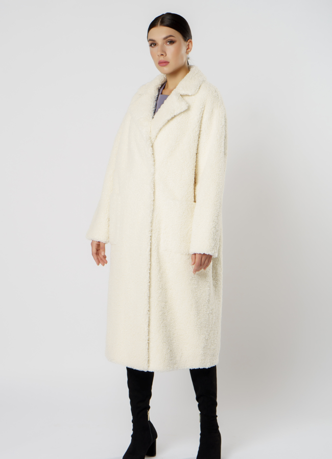 фото Пальто из эко меха белого цвета с английским воротником модель № 19433