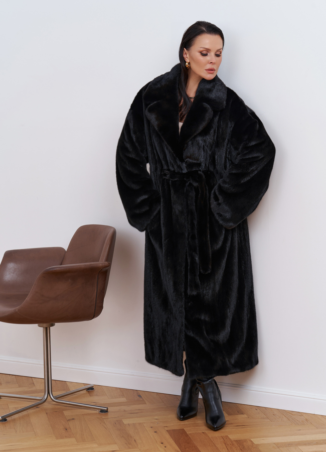 Женская норковая шуба черного цвета с английским воротником модель № 27603 в рассрочку Женская норковая шуба черного цвета с английским воротником модель № 27603 в рассрочку