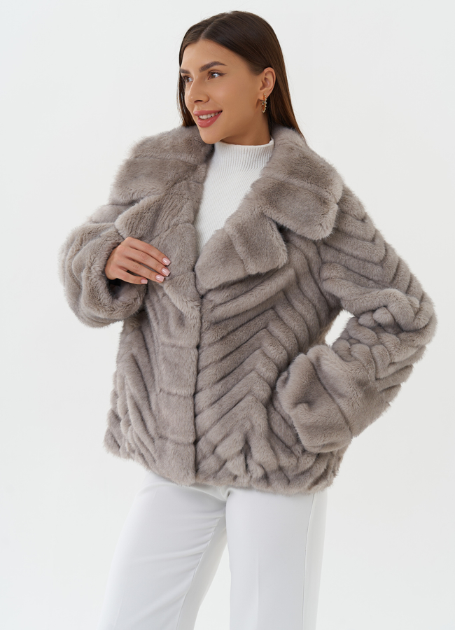 Укороченная куртка из эко меха модель № 26673 в кредит