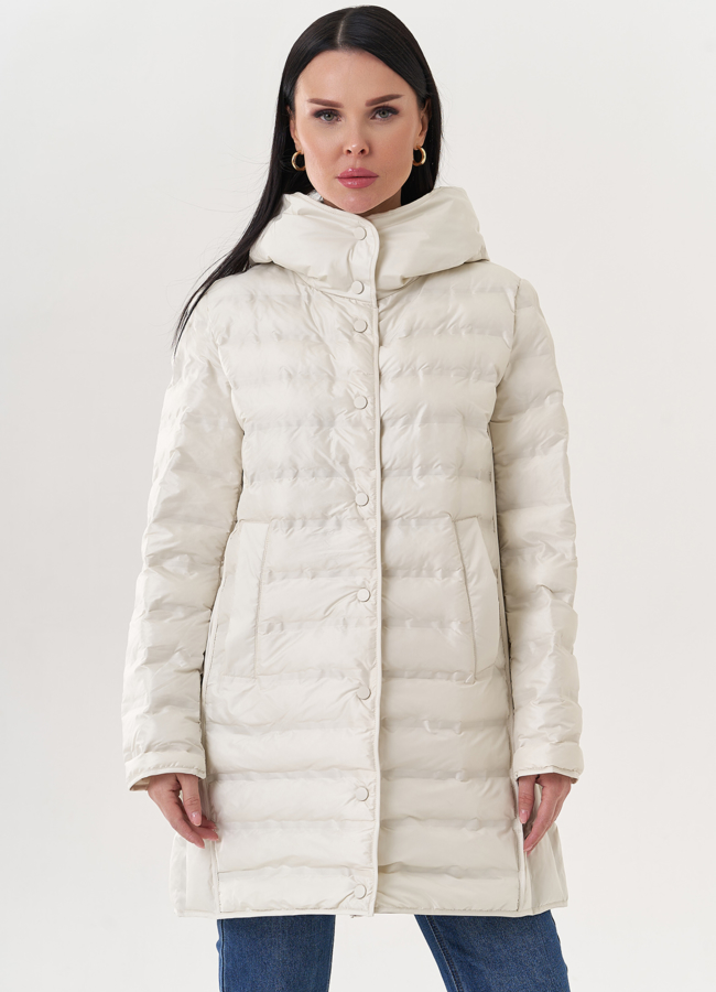 Светлое полупальто с капюшоном модель № 26873 меха малина