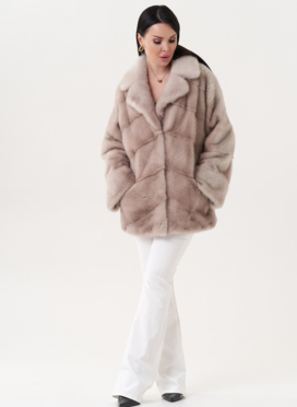 Укороченная шуба из меха норки с английским воротником