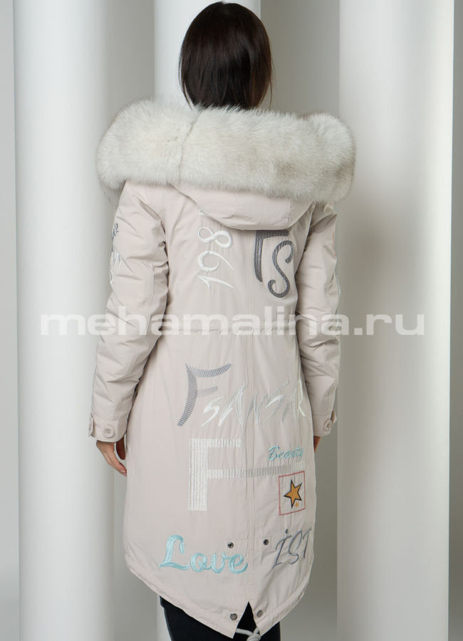 Светлая парка с меховой отделкой из песца модель № 9710 в кредит