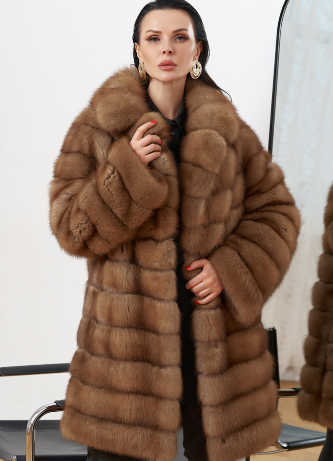 Шуба из куницы с английским воротником модель № 24559 универмаг малина