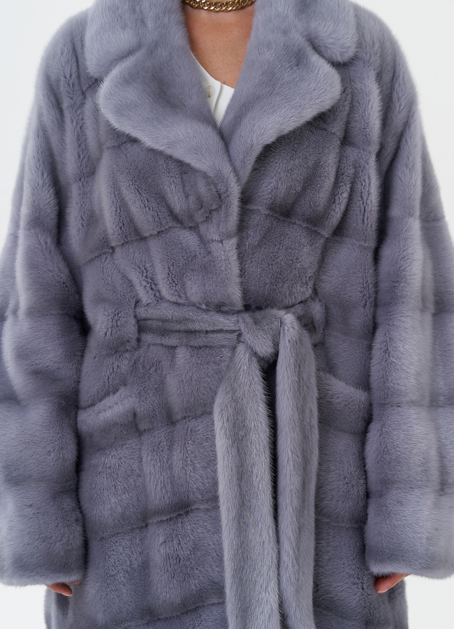 Женская норковая шуба голубого цвета с английским воротником модель № 26016 в кредит