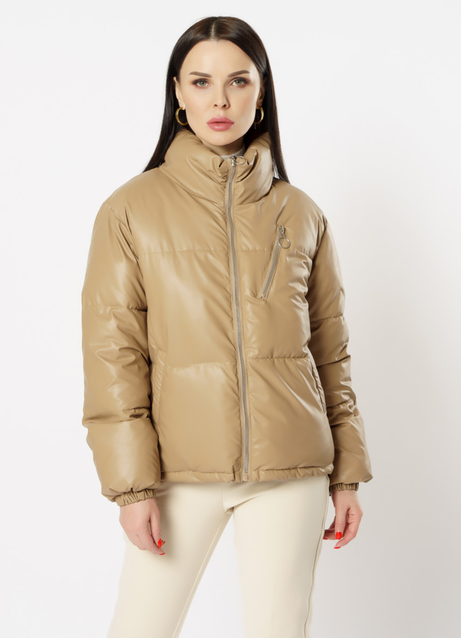 Куртка из эко кожи утепленная бежевого цвета модель № 821 меха малина