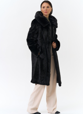 Черная норковая шуба с капюшоном