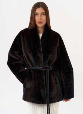 Женская шуба из эко меха коричневого цвета Женская шуба из эко меха коричневого цвета