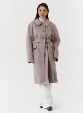 Светлое пальто с поясом