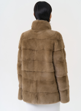 Короткая шуба из норки с воротником стойкой