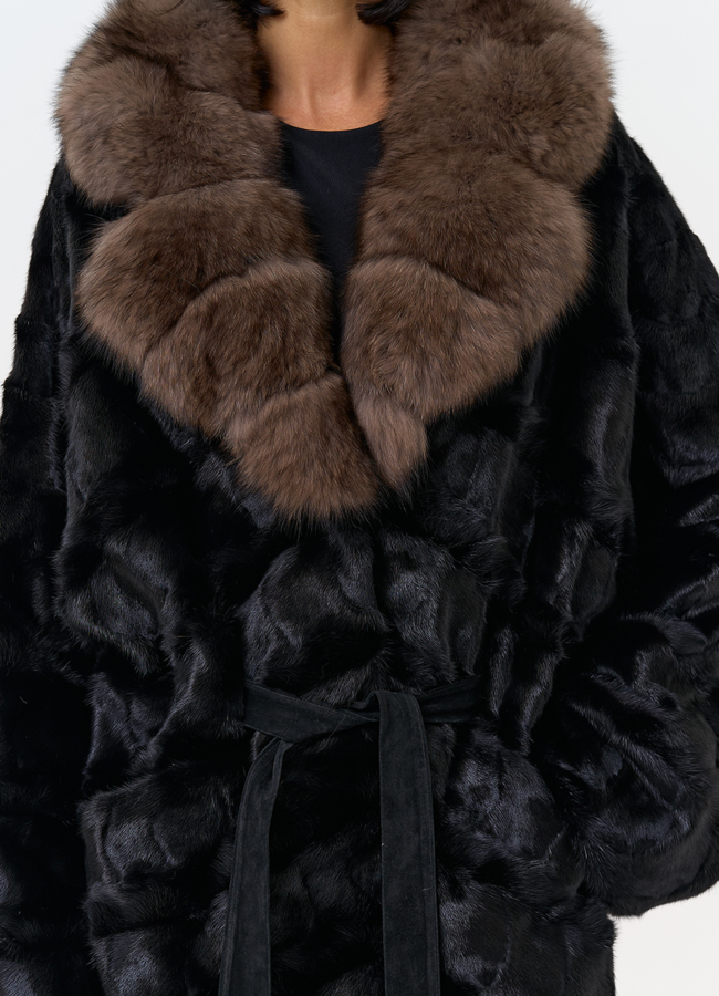 Женская шуба из меха норки  воротником из меха песца модель № 31486 универмаг малина Женская шуба из меха норки  воротником из меха песца модель № 31486 универмаг малина