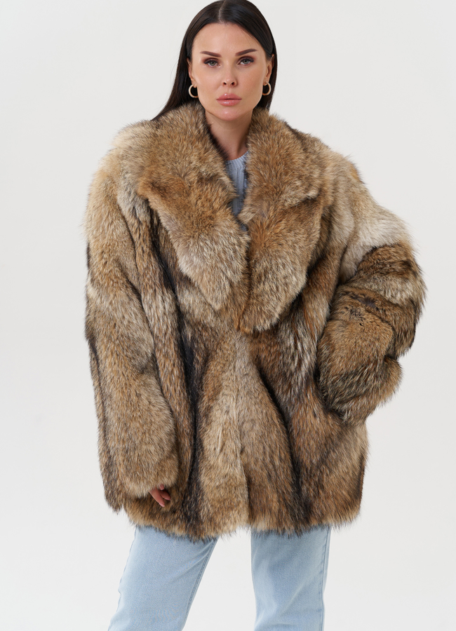 Женская шуба из меха койота модель № 27620 меха малина