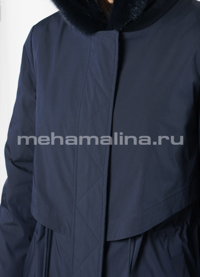 Удлиненная парка синего цвета с капюшоном модель № 19255 универмаг малина
