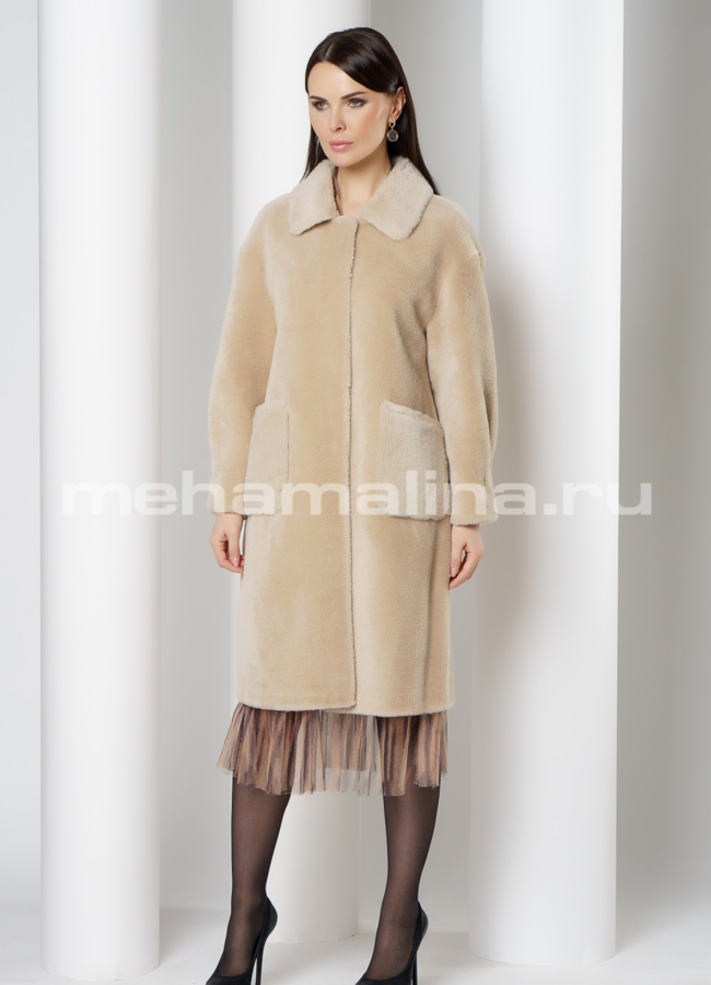 фото Светлое пальто из эко меха  модель № 9107