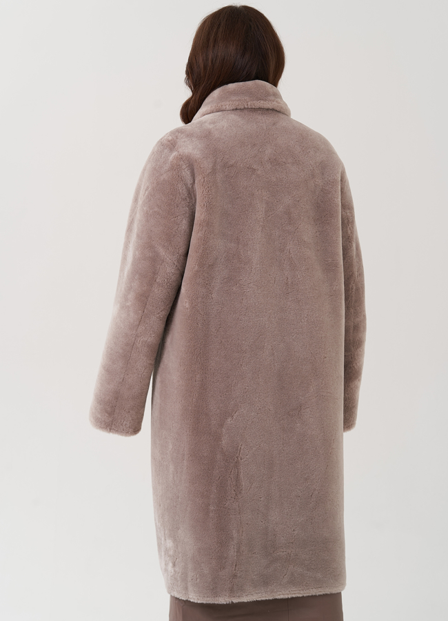 Двухсторонняя женская дубленка с английским воротником  модель № 82006 универмаг малина Двухсторонняя женская дубленка с английским воротником  модель № 82006 универмаг малина