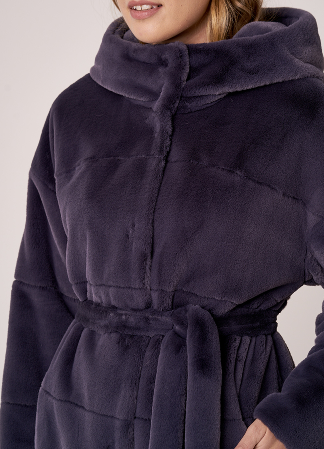 Эко шуба синего цвета с капюшоном модель № 19075 в рассрочку