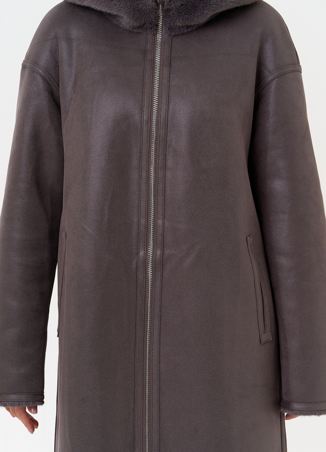 Женская двухсторонняя дубленка из эко замши с капюшоном модель № 31435 универмаг малина Женская двухсторонняя дубленка из эко замши с капюшоном модель № 31435 универмаг малина