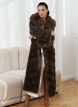 Норковая шуба с отделкой из меха куницы