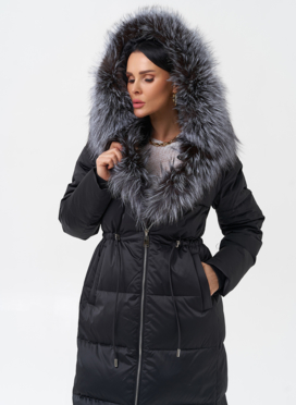 Женский пуховик с отделкой из меха чернобурки