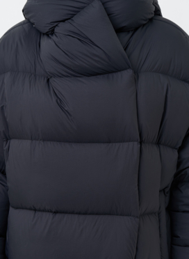 Женский пуховик с капюшоном 