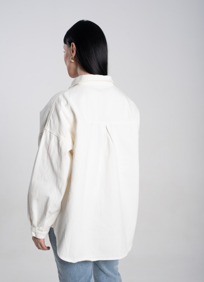 Куртка джинсовая  белого цвета  модель № 24592 универмаг малина