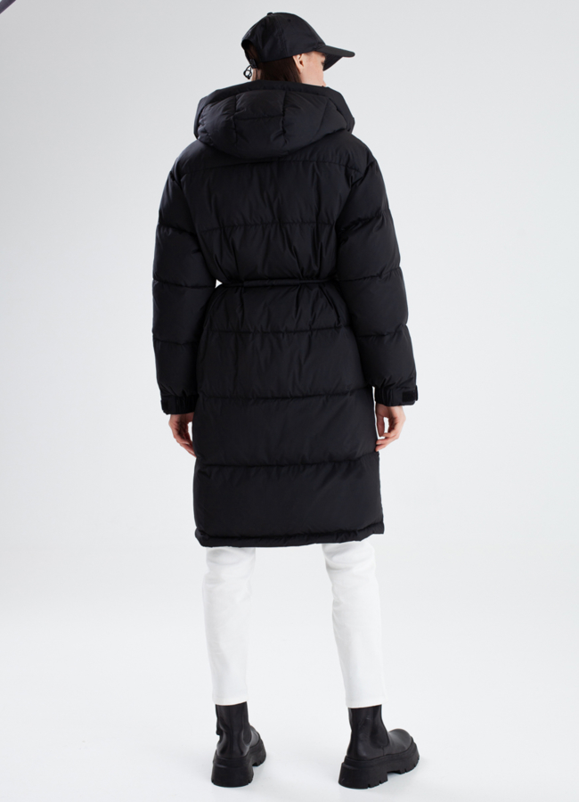 фото Женский пуховик черного цвета модель № 23340