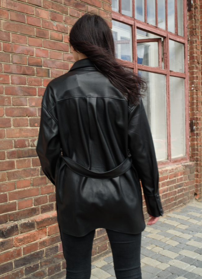 Куртка-рубашка из эко кожи черного цвета модель № 21170 в кредит