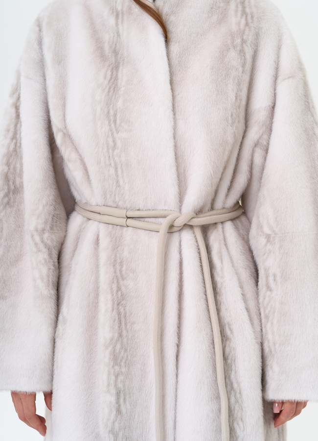 Светлое пальто из эко меха с поясом модель № 31531 универмаг малина Светлое пальто из эко меха с поясом модель № 31531 универмаг малина