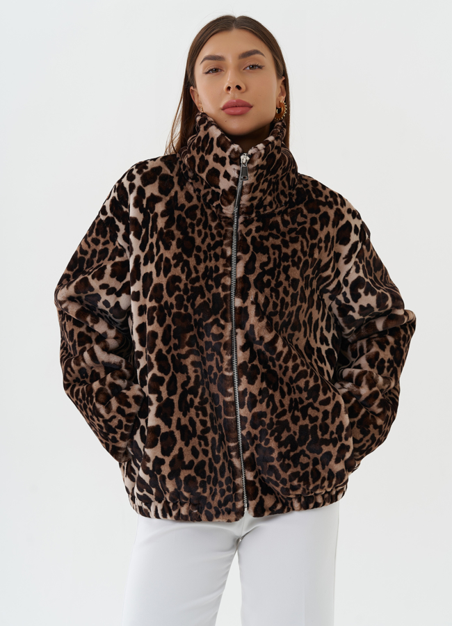 Куртка из эко меха с леопардовым принтом модель № 27717 в рассрочку