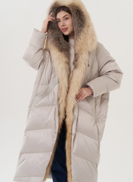Пуховик с отделкой капюшона из меха лисы