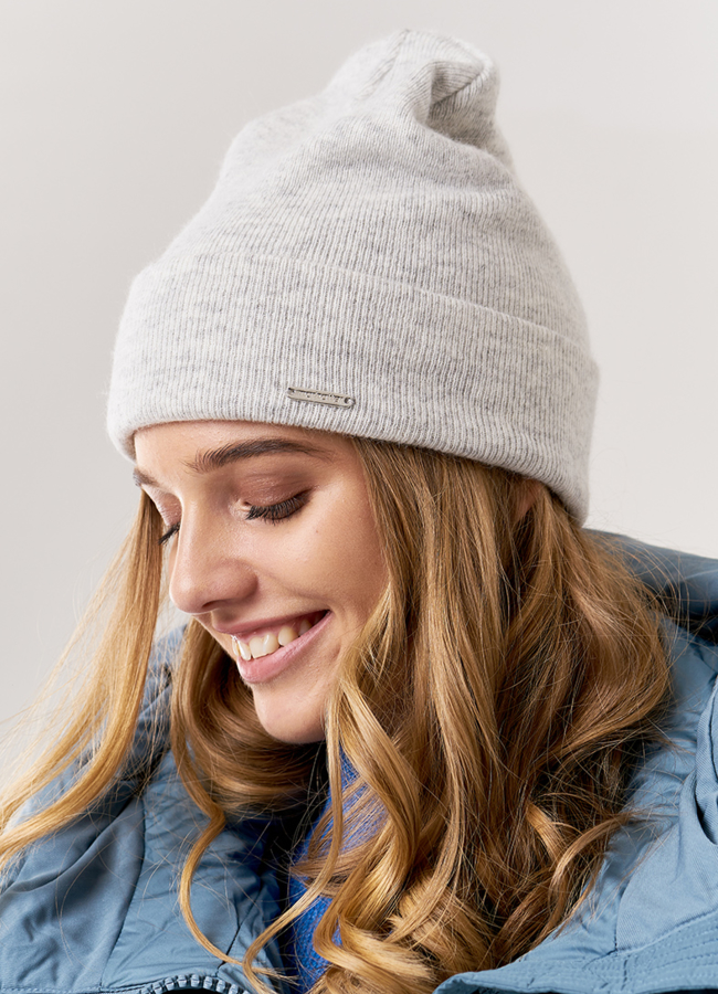 фото Серая женская шапка модель № 9361
