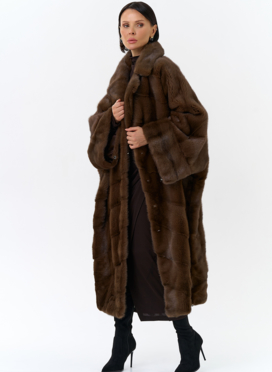 Шуба оверсайз с английским воротником