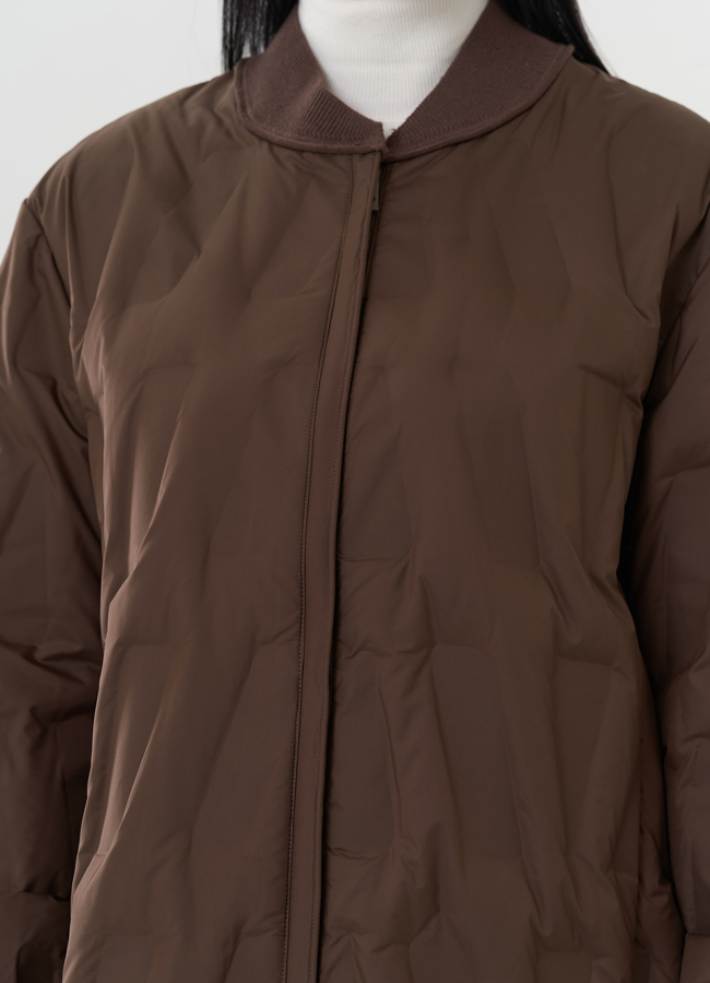 Женская удлиненная куртка в коричневом цвете модель № 26670 в кредит