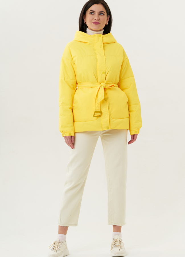 фото Женская утепленная куртка с капюшоном и поясом модель № 22397