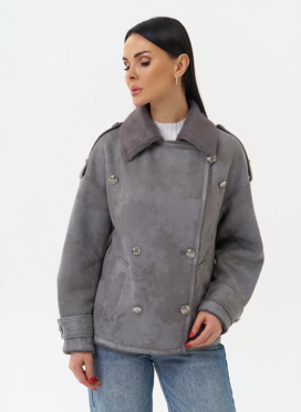 Дубленка из эко замши с акцентными пуговицами