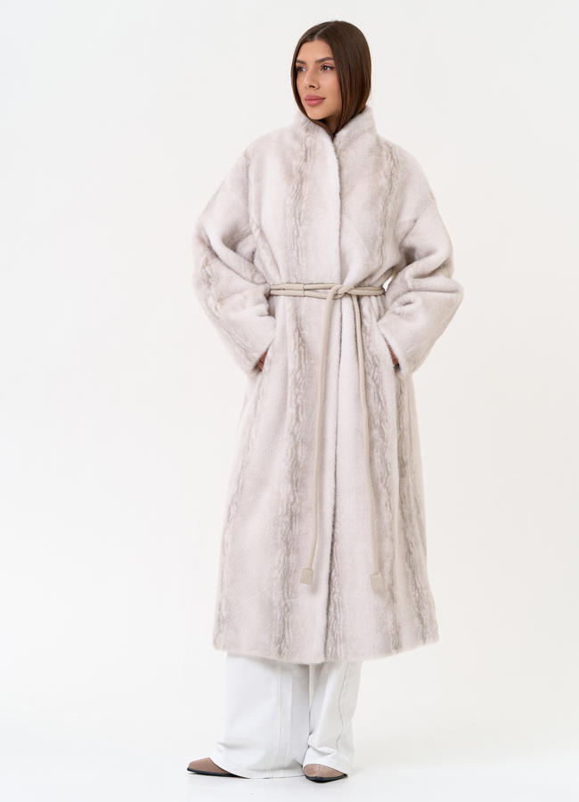 Светлое пальто из эко меха с поясом модель № 31531 меха малина Светлое пальто из эко меха с поясом модель № 31531 меха малина