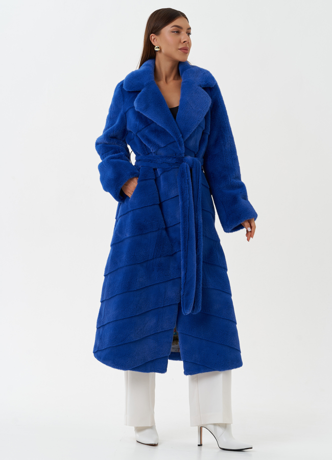 Пальто из эко меха с поясом модель № 28453 в кредит