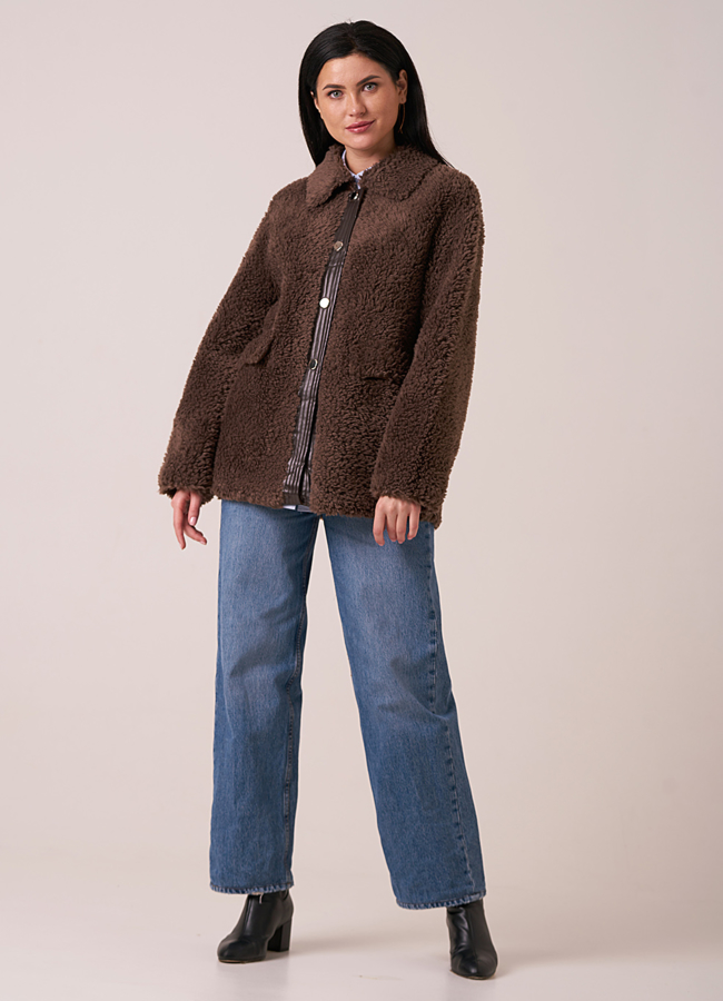 фото Укороченная куртка из эко меха на кнопках модель № 12009