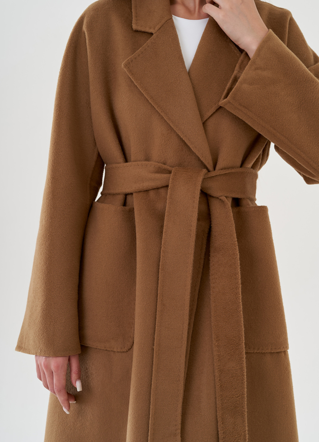 Удлиненное женское пальто в коричневом  цвете  модель № 81824 в рассрочку