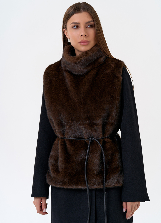 Женская манишка из эко меха в коричневом цвете модель № 31270 в рассрочку